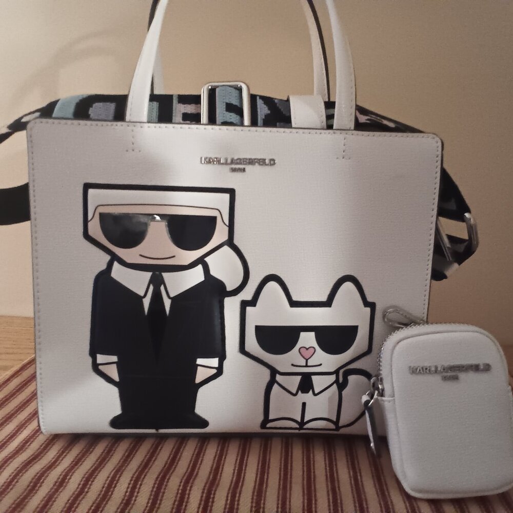 Karl Lagerfeld with Choupette bag - Picture 3 of 3